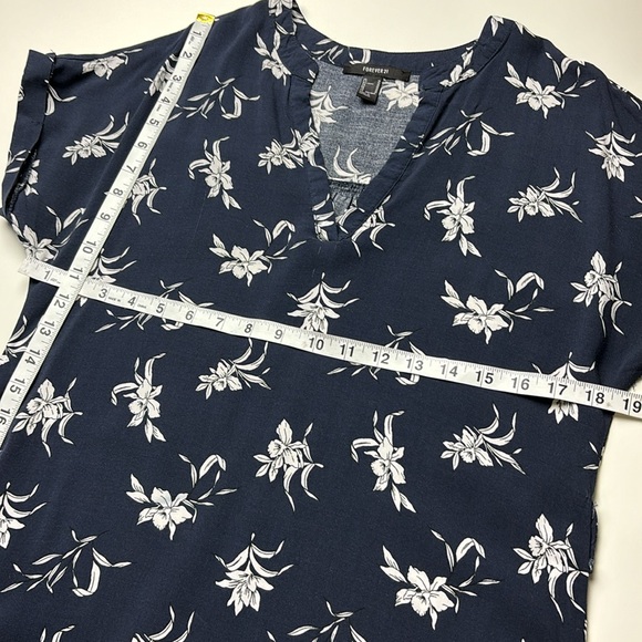 Forever 21 Navy Blue VNeck Dress w/ White Orchid Allover Print, Sz M - Picture 8 of 11